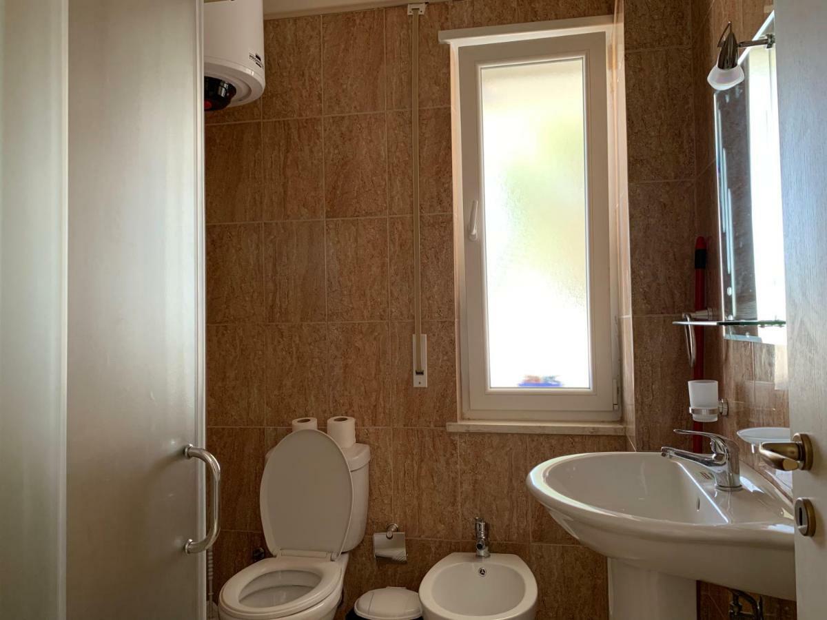 Eme Apartments - Kompleksi Lura 2 Gjiri I Lalzit Durres Ngoại thất bức ảnh